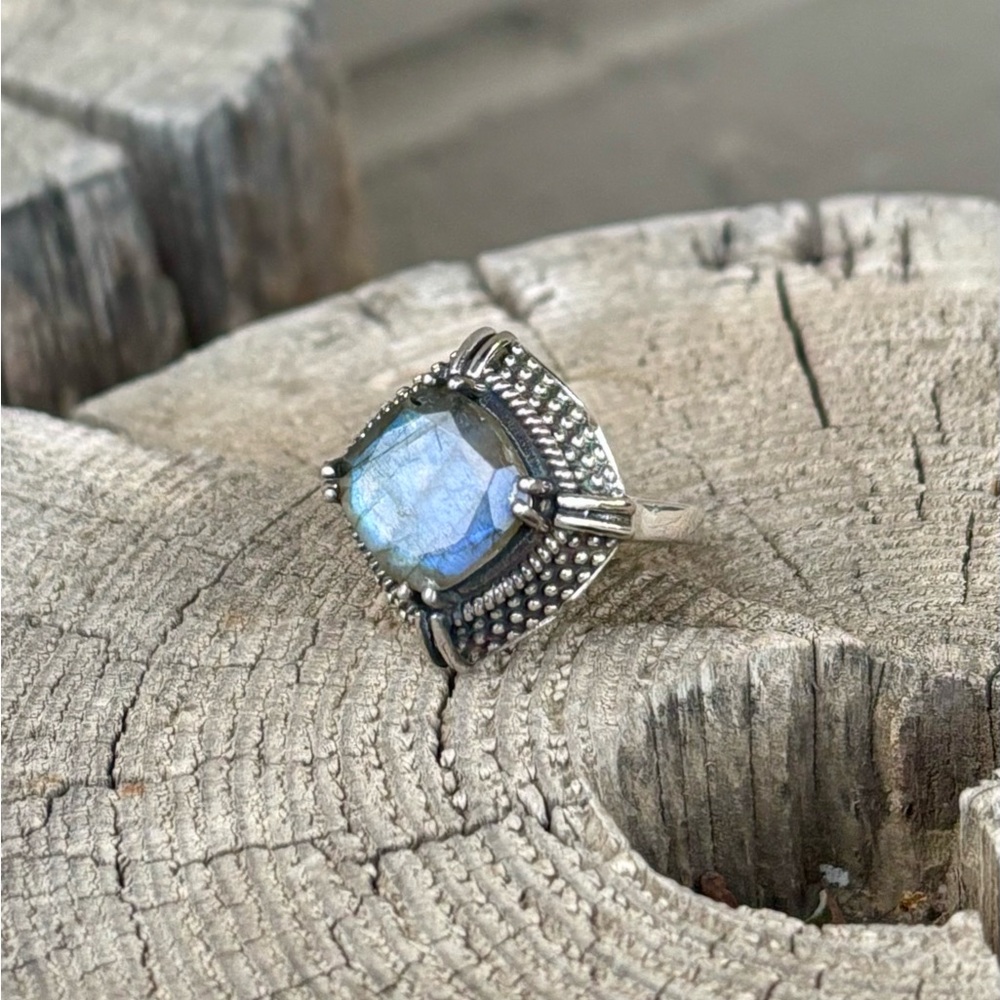 Labradorite Ring - Picture 6 of 10